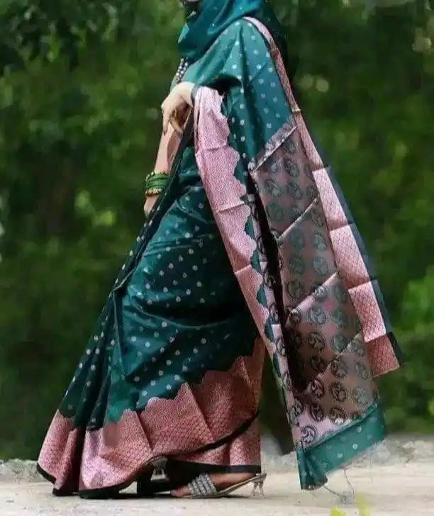 শাড়ী